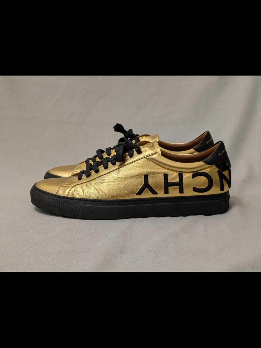 Givenchy Urban Street Sneakers Mens 44 US 11 Gold Metallic Leather Logo Low Top